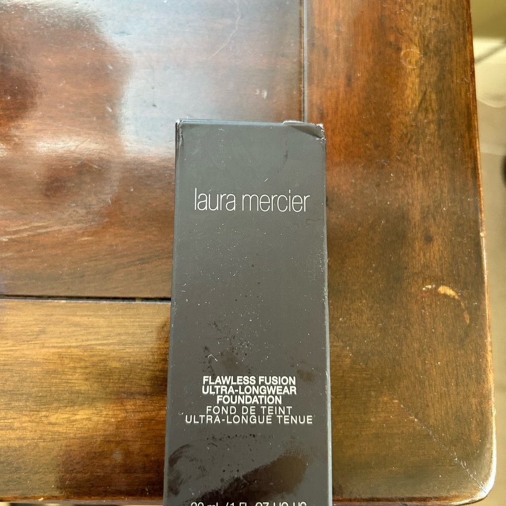 LAURA MERCIER Flawless Fusion Ultra Longwear Foundation. NEW IN BOX  4W1.5 TAWNY